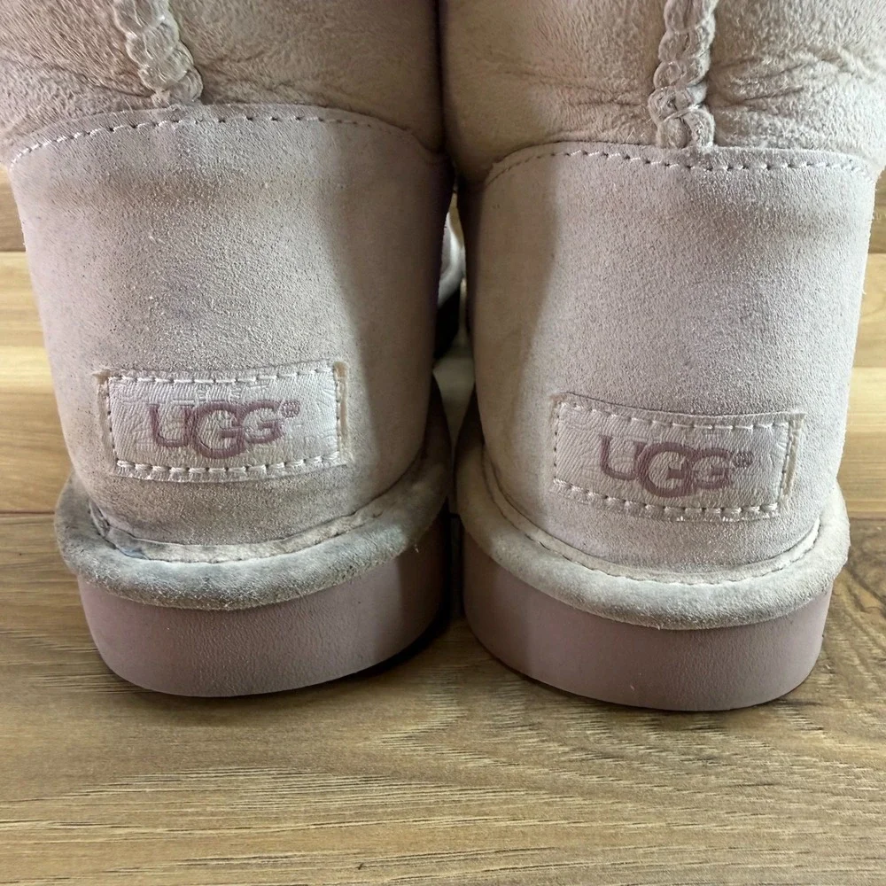 UGG Gita Pom Poms Boots Womens 7 Light Pink Suede Shearling Lined Cozy Sherpa